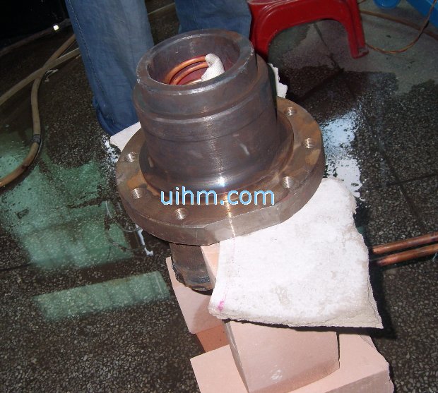 induction heating inner bore of auto part by 120KW induction heater (UM-120AB-RF)_2