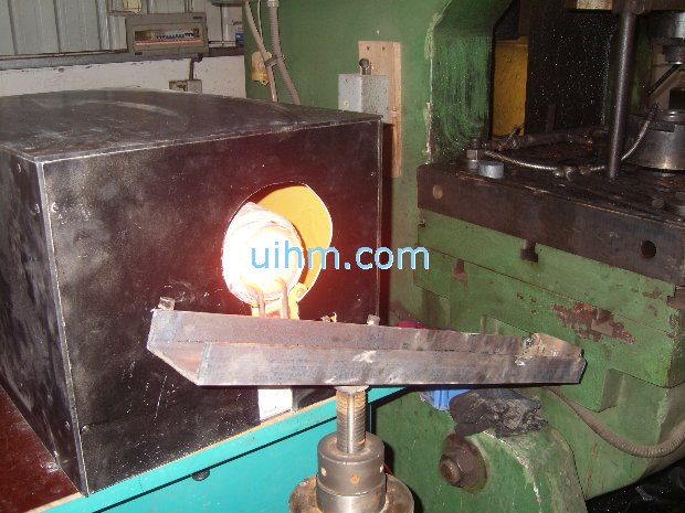 medium frequeny induction forging steel billets with pneumatic feed system_2