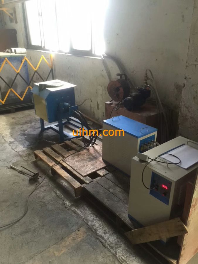induction melting steel powder by tilting furnace and MF induction heater_2