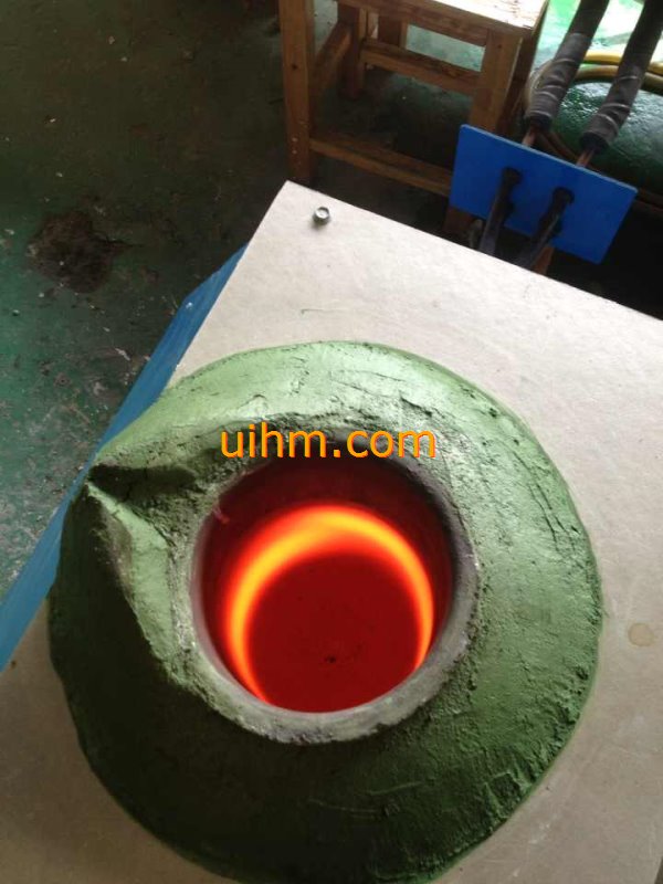 magnesium oxide acidic furnace for induction melting glass (2)