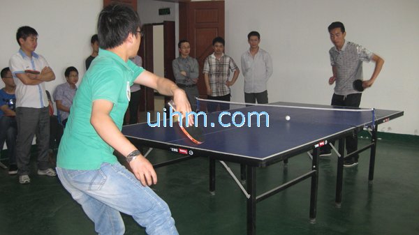 pingpang game between workers in 2012