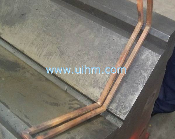 special V shape induction coil for surface heating