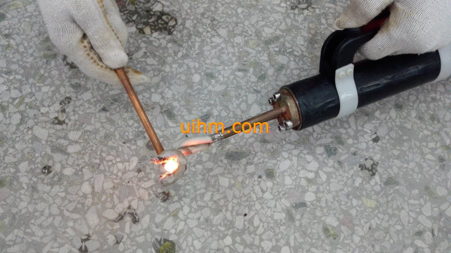 UHF handheld induction heater for brazing copper (2)