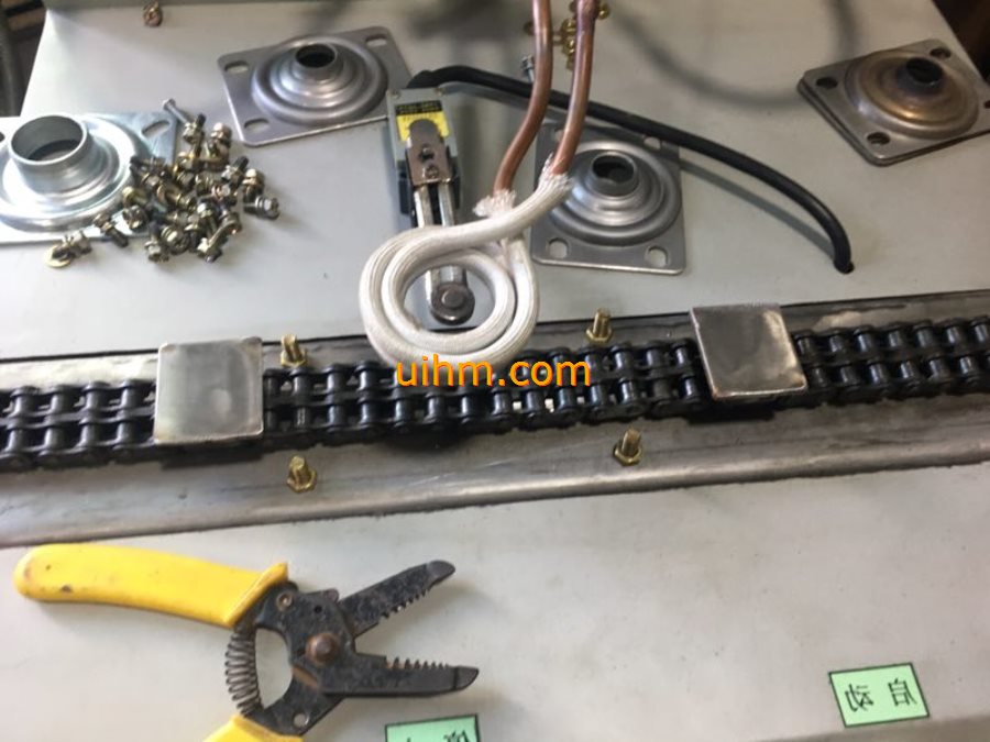induction brazing SS steel parts with auto feed system by UHF induction heater_2