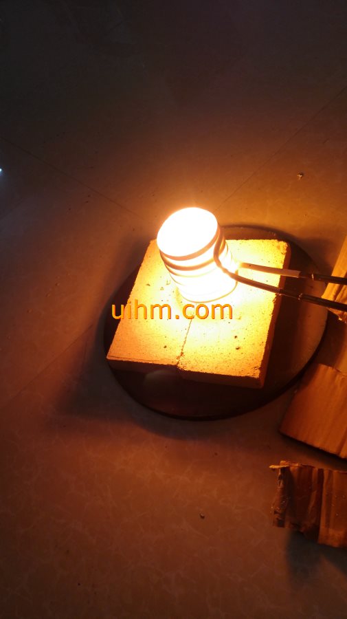 induction melting cowry with graphite crucible (7)