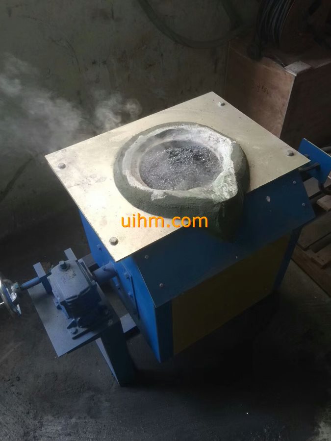 induction melting steel powder by tilting furnace and MF induction heater_3