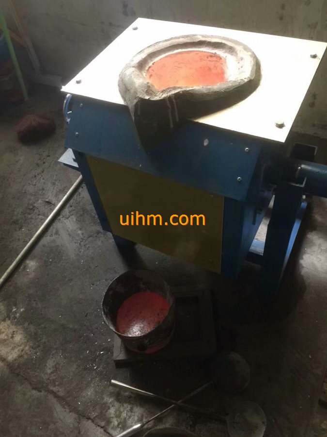 induction melting steel powder by tilting furnace and MF induction heater_5