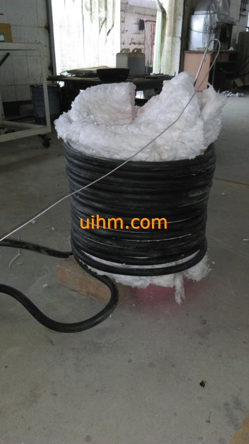 induction heating steel pipes by water cooled flexible induction coil and 120KW RF induction power supply_1