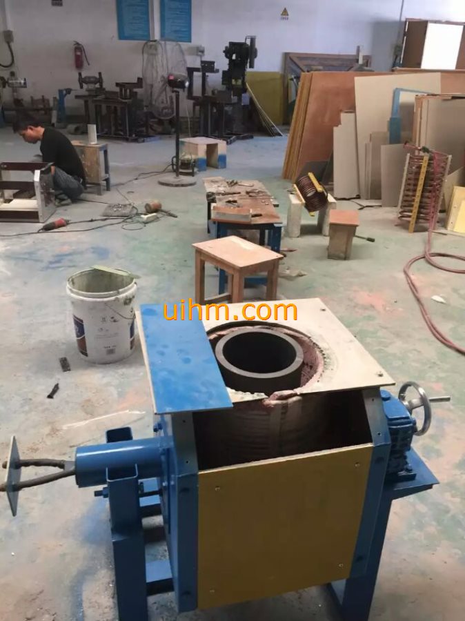 induction melting machines with tilting furnace_01
