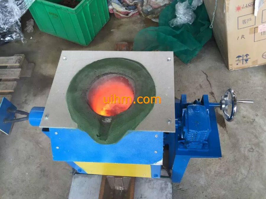 induction melting machines with tilting furnace_03